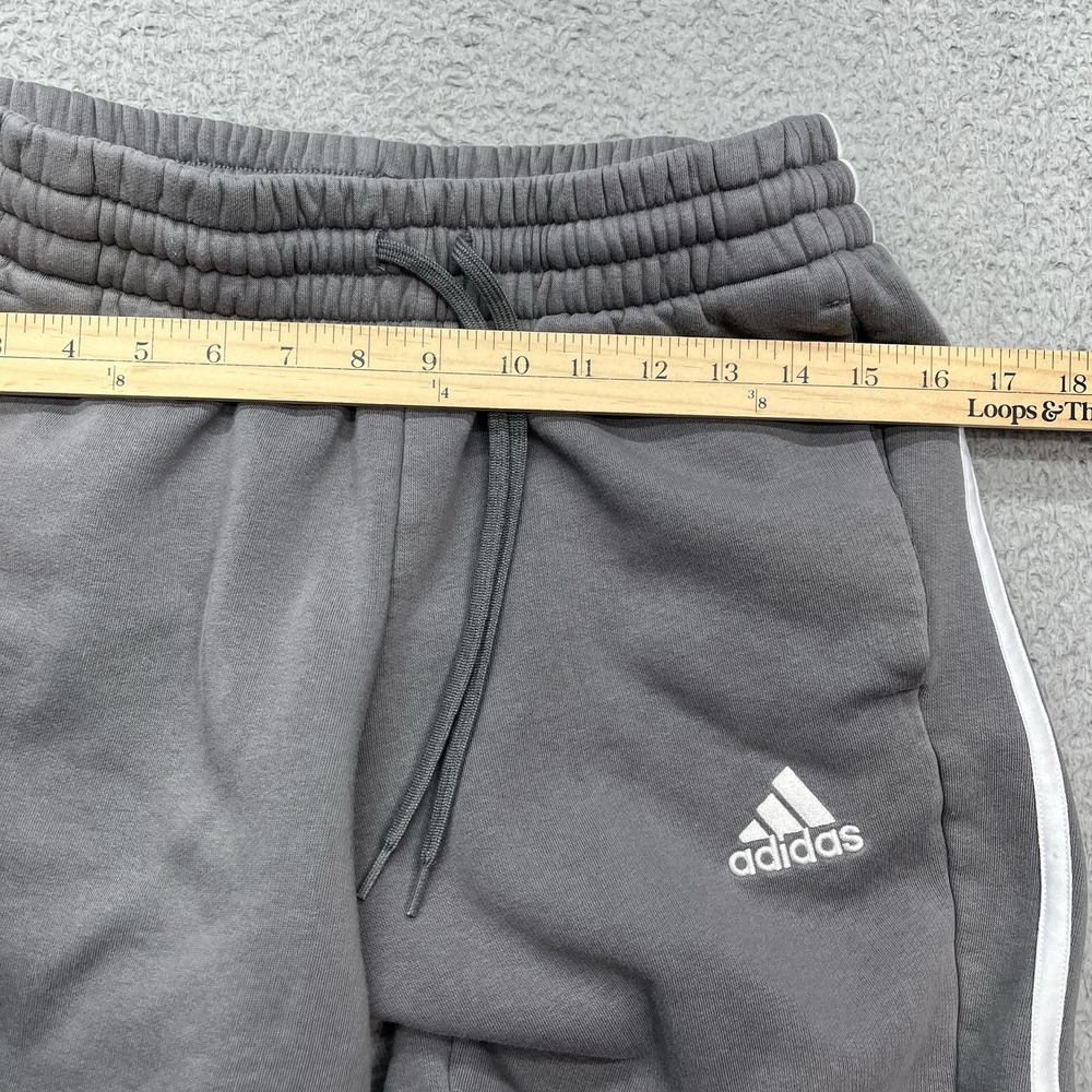 Adidas Essentials Fleece Sweatpants Mens M Gray 3 Stripe Tapered Cuff‎ Joggers - Picture 3 of 14
